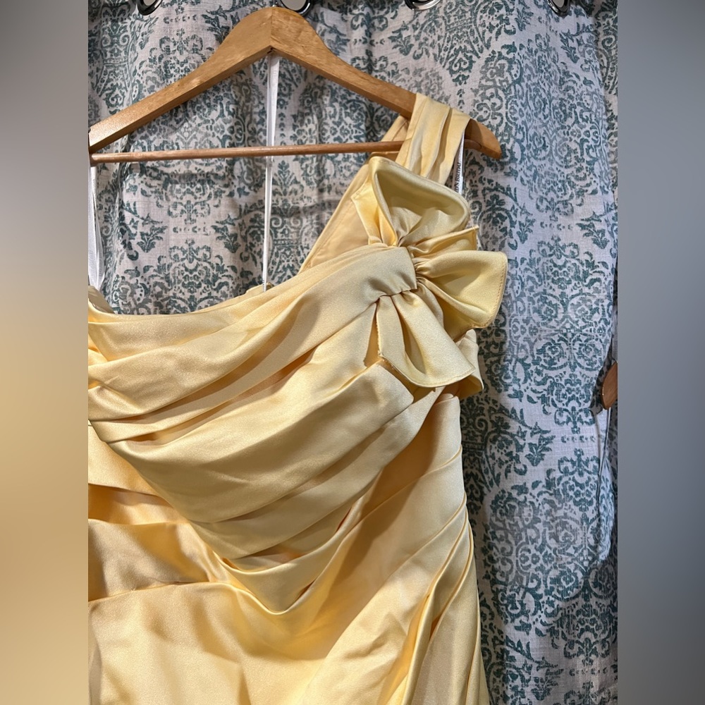 Davids Bridal Golden Yellow Gown Prom Homecoming Dress - Picture 2 of 13